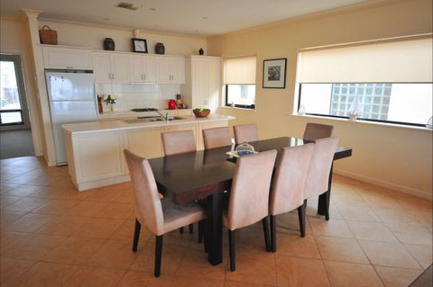 Coastal Cottage - Dalby Accommodation 50