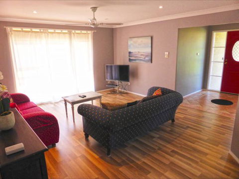 Palais D'Amor At Greenwell Point - Dalby Accommodation 122