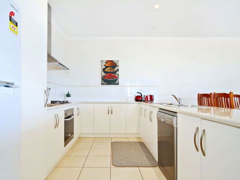 Century 21 SouthCoast: Bayside - Dalby Accommodation 3