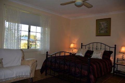 Sandy Lake Farm Stay Accommodation Gingin WA - Dalby Accommodation 4