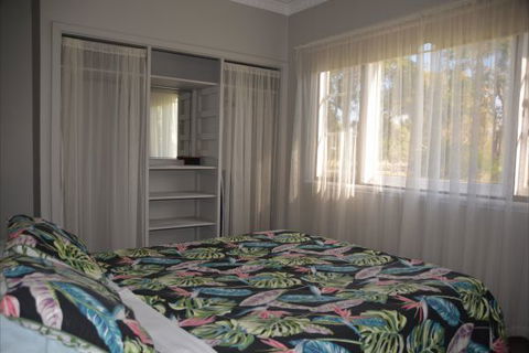 Sandy Lake Farm Stay Accommodation Gingin WA - Dalby Accommodation 6
