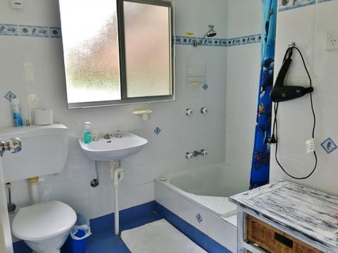 Summer Retreat - Dalby Accommodation 8