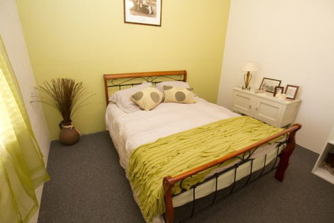 Anderl's Beach Cottage - Dalby Accommodation 3