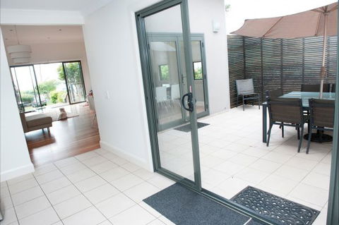 Seaglass - Dalby Accommodation 11