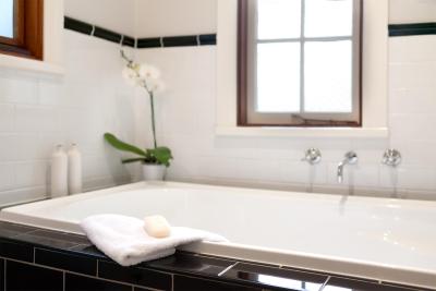 Oak Tree Lodge - Dalby Accommodation 3