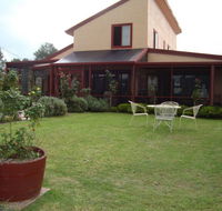 Nightingale Wines Luxury Villas - Dalby Accommodation