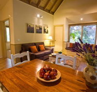 Autumn Abode Cottages - Dalby Accommodation