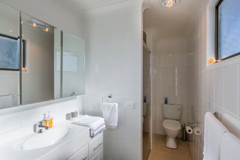 Casa Moana - Dalby Accommodation 8