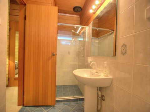 Edelweiss Hutte - Dalby Accommodation 4