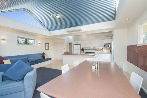 Seascape Apollo Bay - Dalby Accommodation 1