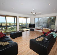 LJ Hooker Goolwa Holiday Rentals - 39 Bradford Road Goolwa Beach - Dalby Accommodation