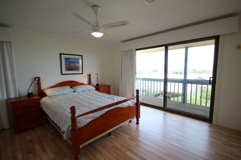 LJ Hooker Goolwa Holiday Rentals - 39 Bradford Road, Goolwa Beach - Dalby Accommodation 3