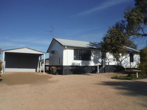 Decked Out - Dalby Accommodation 0