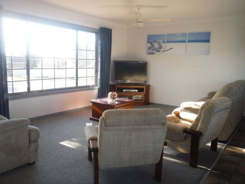Decked Out - Dalby Accommodation 2