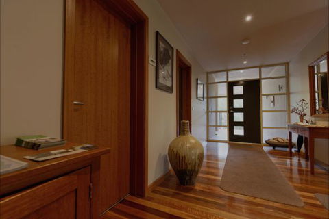 Eugenie's Luxury Accommodation - Dalby Accommodation 9