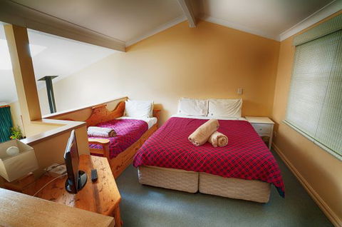 Three Bears 2 - Dalby Accommodation 3