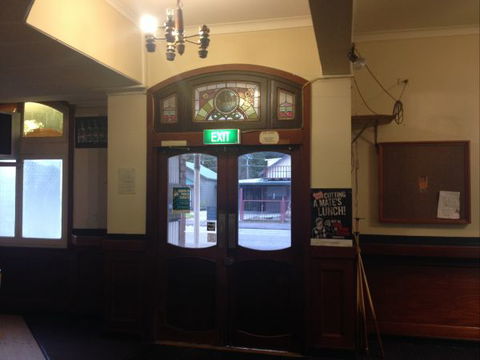 Cecil Hotel Zeehan - Dalby Accommodation 3