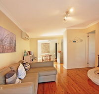Hayes Beach House - Dalby Accommodation
