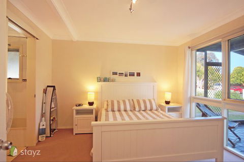 Hayes Beach House - Dalby Accommodation 2