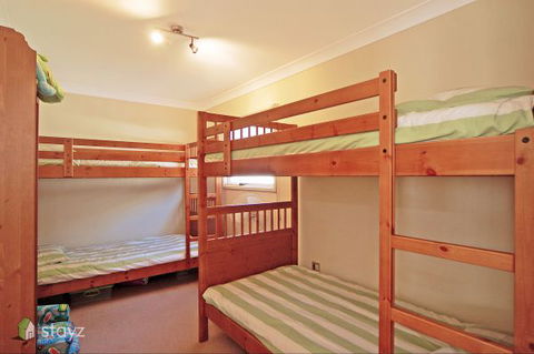 Hayes Beach House - Dalby Accommodation 4