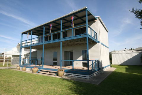 LJ Hooker Goolwa Holiday Rentals - 25 Barrage Road, Goolwa South - Dalby Accommodation 0
