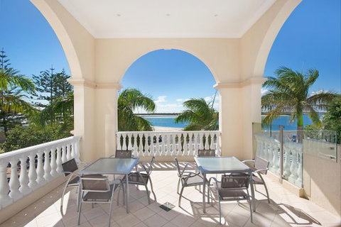 The Grand Apartments - Dalby Accommodation 3