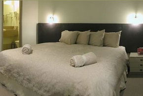Astra  - Dalby Accommodation 5
