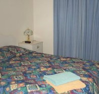 Carn Court Holiday Apartments - Dalby Accommodation