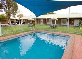 Carn Court Holiday Apartments - Dalby Accommodation 2