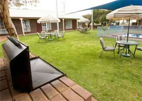 Carn Court Holiday Apartments - Dalby Accommodation 3