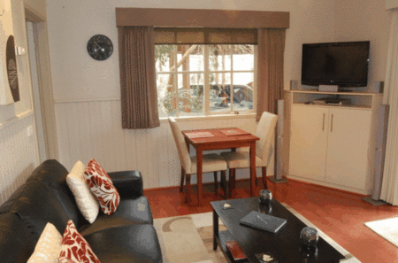 Alpine Country Cottages - Studio 3 - Dalby Accommodation 4