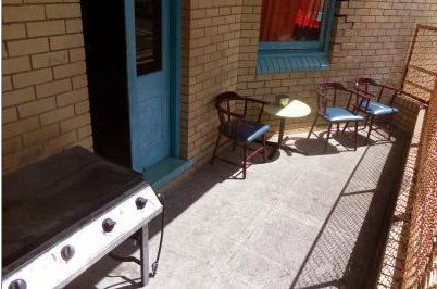 Cambridge Hotel Backpackers - Dalby Accommodation 3