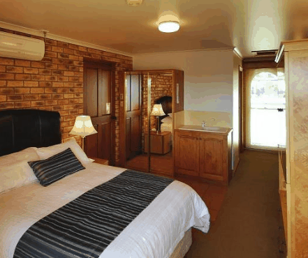 Stanley Village - Dalby Accommodation 1