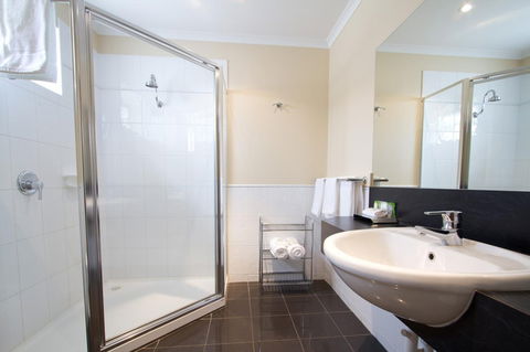 Lake Inn Ballarat - Dalby Accommodation 1
