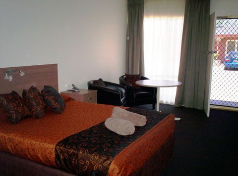 Augusta Courtyard Motel - Dalby Accommodation 2