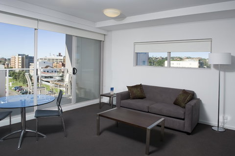 Chifley Apartments Newcastle - Dalby Accommodation 4