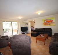 LJ Hooker Goolwa Holiday Rentals - 12 Willmett Road Goolwa Beach - Dalby Accommodation