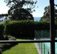 Poolside at Hyams - Dalby Accommodation