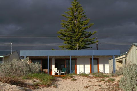 Shackago - Dalby Accommodation 0