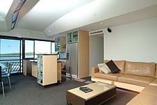 Whitewater Houseboat - Dalby Accommodation 2