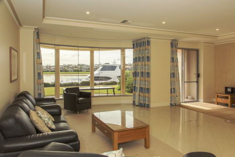 Monterey Waters 27B - Dalby Accommodation 0