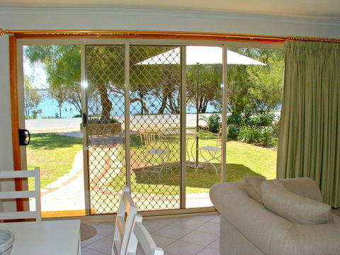 17 QED Lakehouse - Dalby Accommodation 5