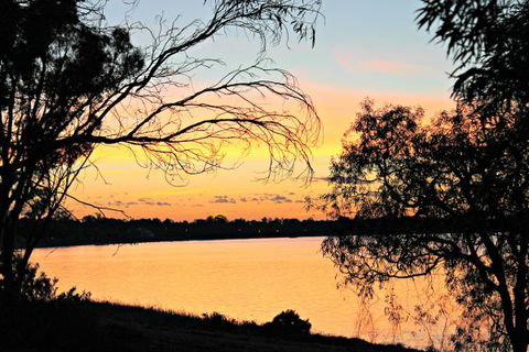 17 QED Lakehouse - Dalby Accommodation 7