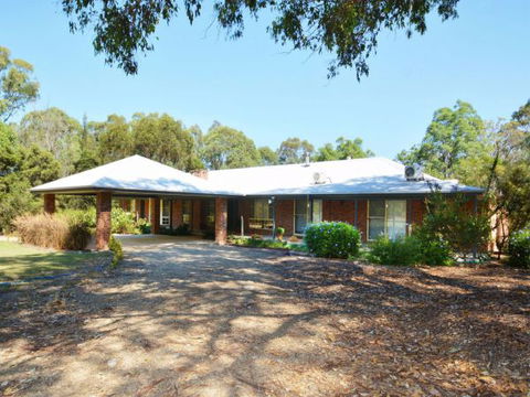 Abelia House - Dalby Accommodation 0