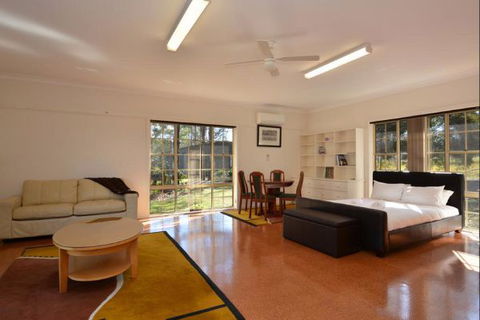 Abelia House - Dalby Accommodation 1