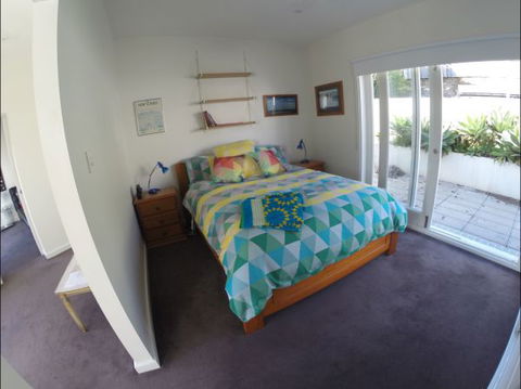 Barossa White House: The West Wing - Dalby Accommodation 9