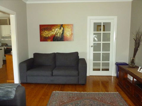Clove Hitch Holiday House - Dalby Accommodation 1