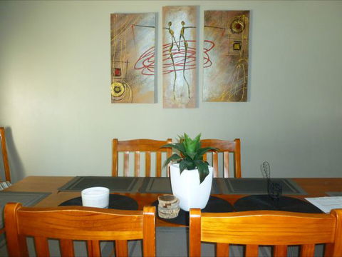 Clove Hitch Holiday House - Dalby Accommodation 4