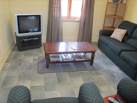 Ellison's Holiday Home - Dalby Accommodation 3