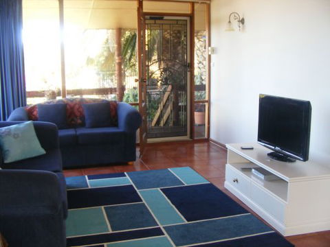 Ironstone Cottage - Dalby Accommodation 1
